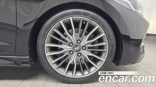Hyundai AVANTE 2018 — photo 5