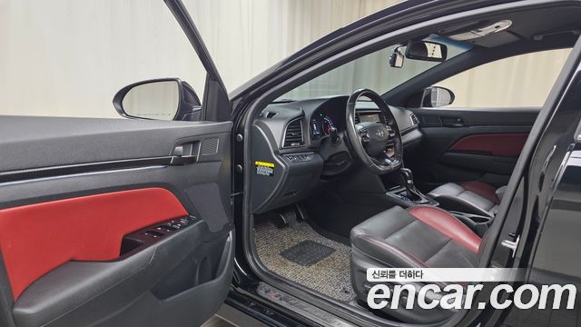 Hyundai AVANTE 2018 — photo 10