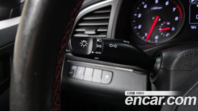 Hyundai AVANTE 2018 — photo 18