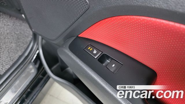 Hyundai AVANTE 2018 — photo 19