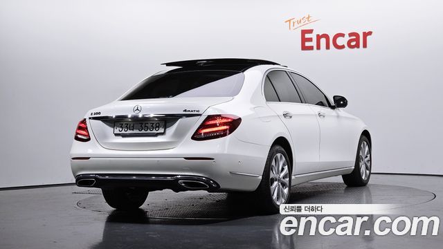 Mercedes-Benz E-Class 2017 — photo 2