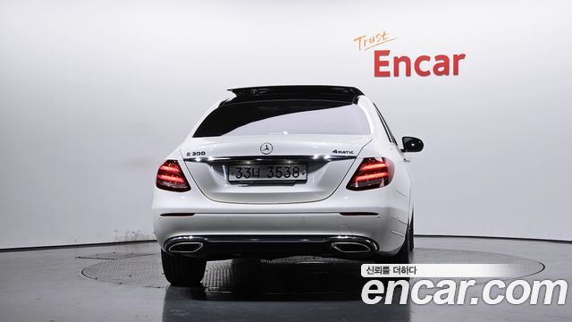 Mercedes-Benz E-Class 2017 — photo 4