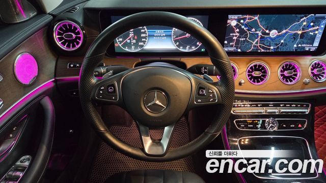 Mercedes-Benz E-Class 2017 — photo 14