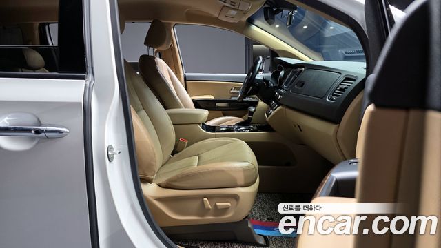Kia Canival 2019 — photo 10