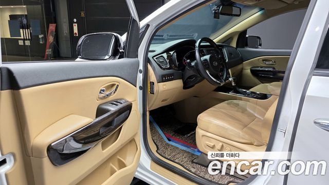 Kia Canival 2019 — photo 11