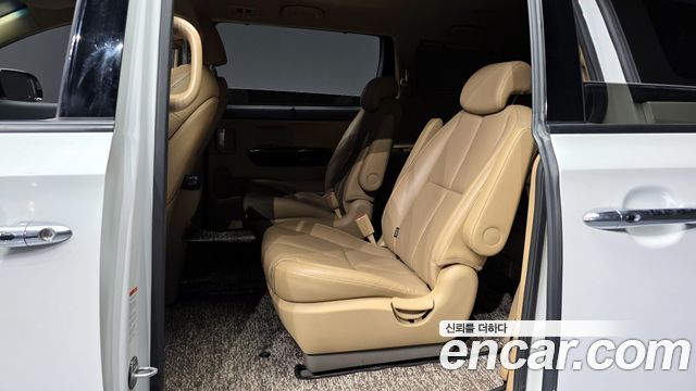 Kia Canival 2019 — photo 12