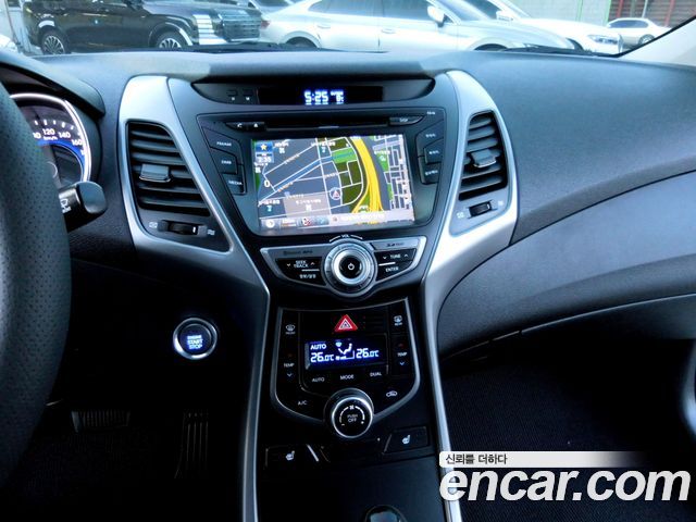 Hyundai AVANTE 2015 — photo 18