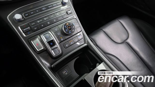 Hyundai Santafe 2021 — photo 9