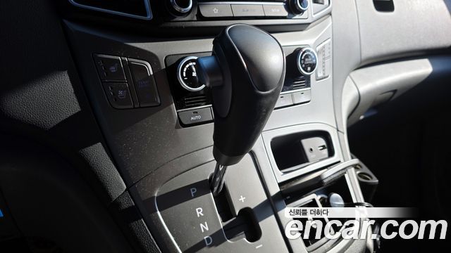 Hyundai Starex 2018 — photo 9