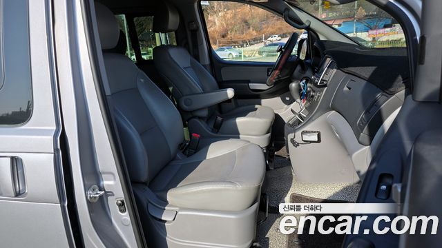 Hyundai Starex 2018 — photo 10
