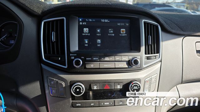 Hyundai Starex 2018 — photo 15