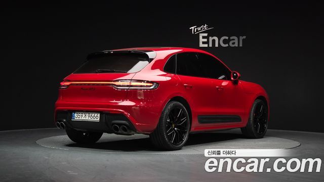Porsche Macan 2022 — photo 2