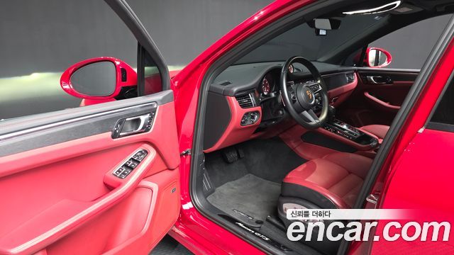 Porsche Macan 2022 — photo 10