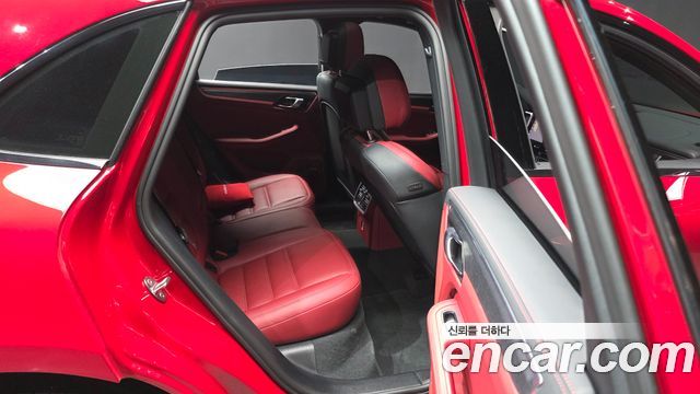 Porsche Macan 2022 — photo 12