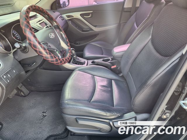 Hyundai AVANTE 2015 — photo 11
