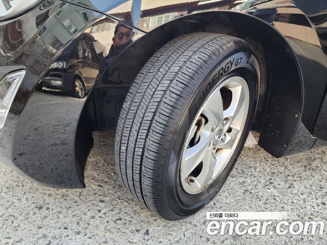 Hyundai AVANTE 2015 — photo 14