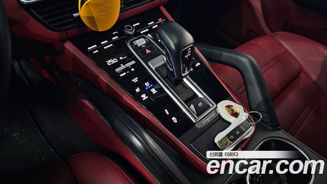 Porsche Cayenne 2020 — photo 9