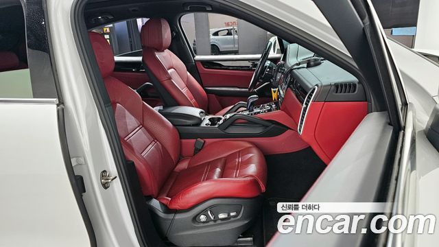 Porsche Cayenne 2020 — photo 10