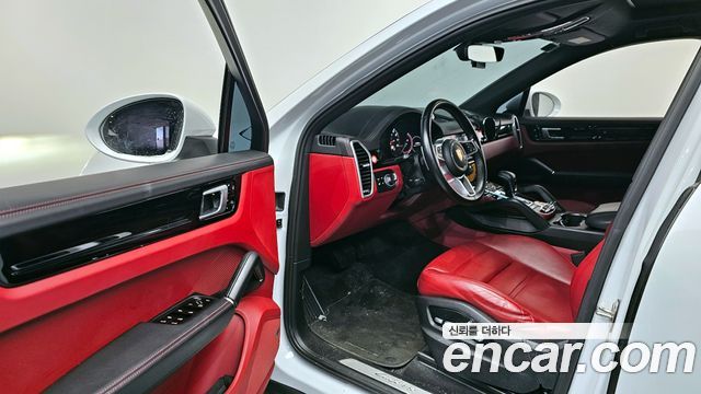 Porsche Cayenne 2020 — photo 11
