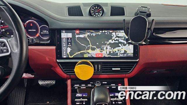 Porsche Cayenne 2020 — photo 14