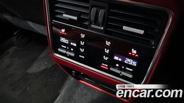 Porsche Cayenne 2020 — photo 18