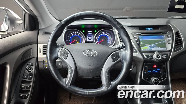 Hyundai AVANTE 2015 — photo 14