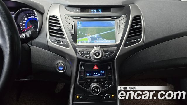 Hyundai AVANTE 2015 — photo 15