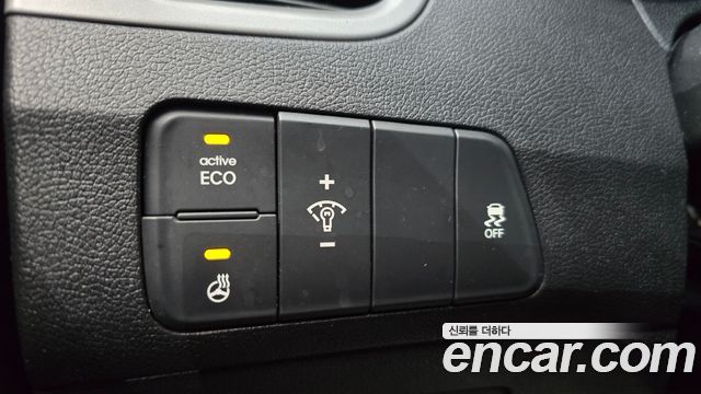 Hyundai AVANTE 2015 — photo 17