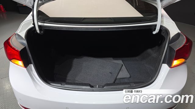 Hyundai AVANTE 2015 — photo 20