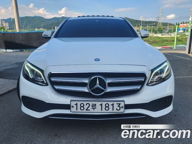 Mercedes-Benz E-Class 2017 — photo 2