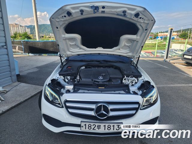 Mercedes-Benz E-Class 2017 — photo 5