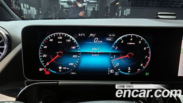 Mercedes-Benz GLA-Class 2020 — photo 8