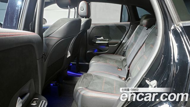 Mercedes-Benz GLA-Class 2020 — photo 13
