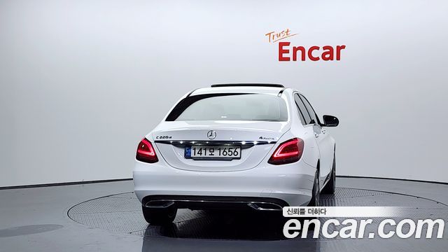 Mercedes-Benz C-Class 2020 — photo 4