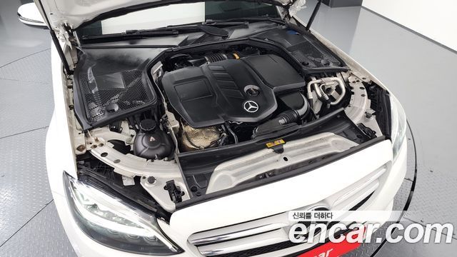 Mercedes-Benz C-Class 2020 — photo 6