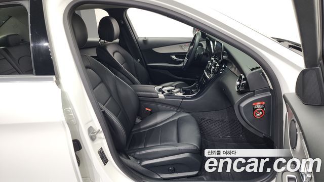 Mercedes-Benz C-Class 2020 — photo 11
