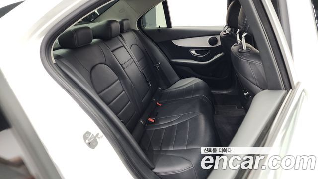 Mercedes-Benz C-Class 2020 — photo 12
