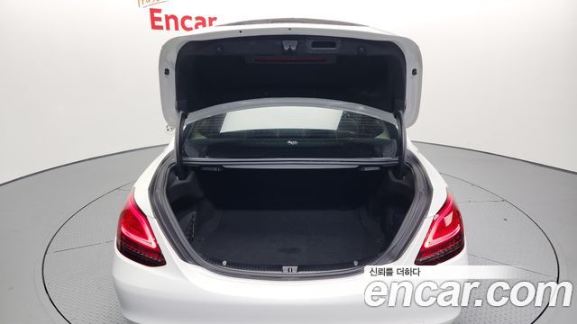 Mercedes-Benz C-Class 2020 — photo 20