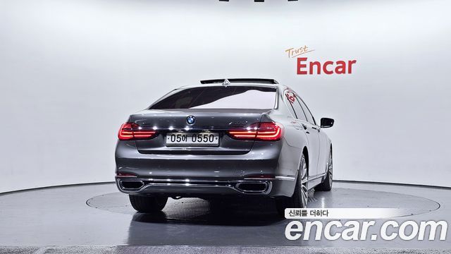 BMW 7-Series 2016 — photo 4
