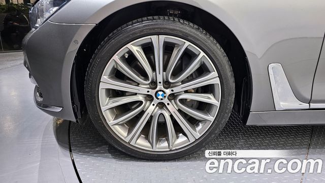 BMW 7-Series 2016 — photo 5