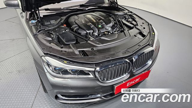 BMW 7-Series 2016 — photo 6