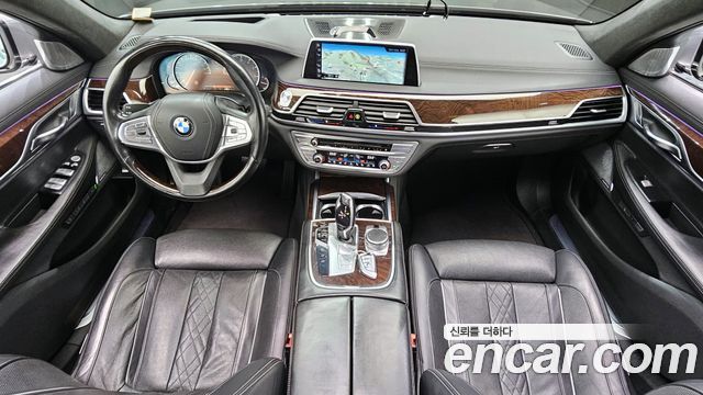 BMW 7-Series 2016 — photo 7