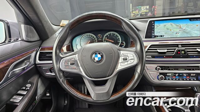 BMW 7-Series 2016 — photo 14