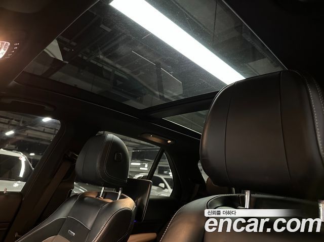 Mercedes-Benz GLE-Class 2020 — photo 12