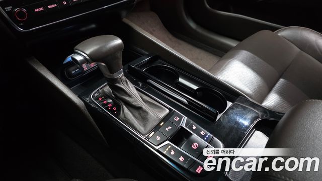 Kia K7 2018 — photo 9