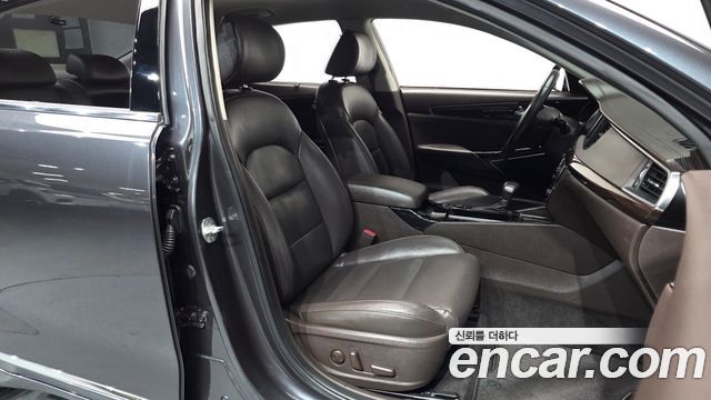 Kia K7 2018 — photo 10
