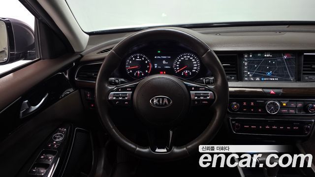 Kia K7 2018 — photo 13