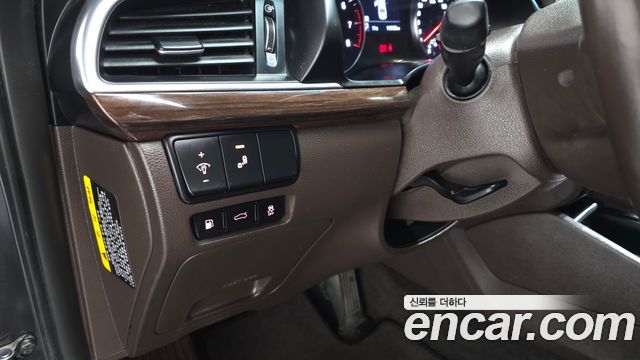 Kia K7 2018 — photo 16