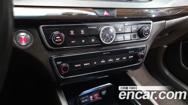 Kia K7 2018 — photo 18
