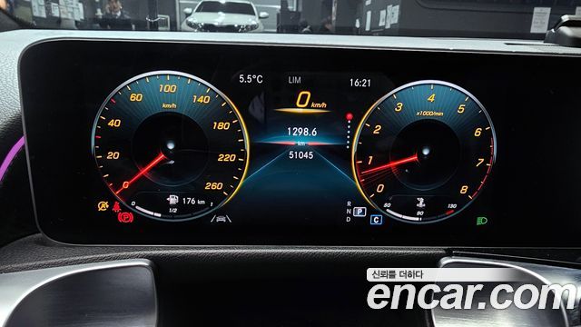 Mercedes-Benz GLB-Class 2020 — photo 8